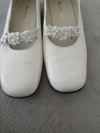Zapatos de comunión crudo. Utilizados el día
