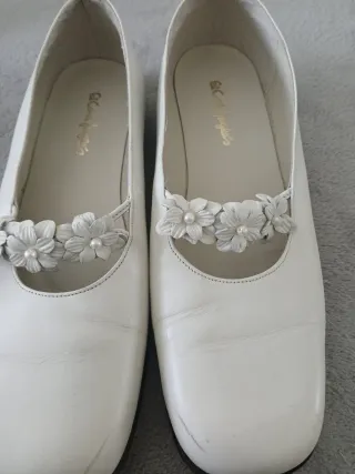 Zapatos de comunión crudo. Utilizados el día