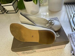 Zapatos Bambi comunión beige flores