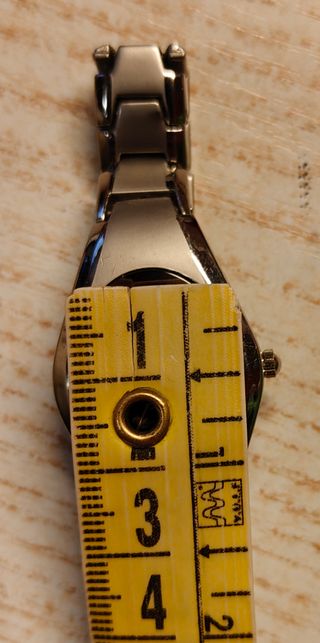 Orologio da polso al quarzo.