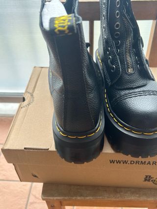 Dr. Martens Stivali Neri con Zip