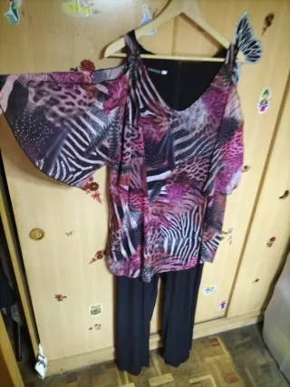 Vestido tipo peto con camisola Talla 52