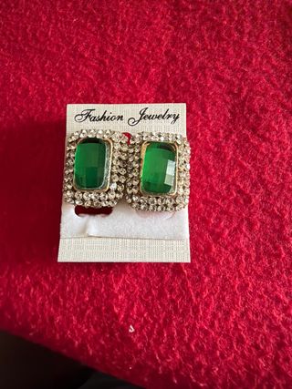Pendientes verdes con bisel plateado