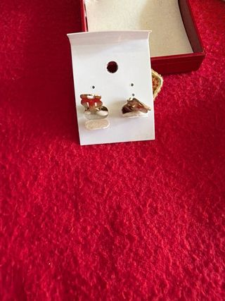 Pendientes verdes con bisel plateado