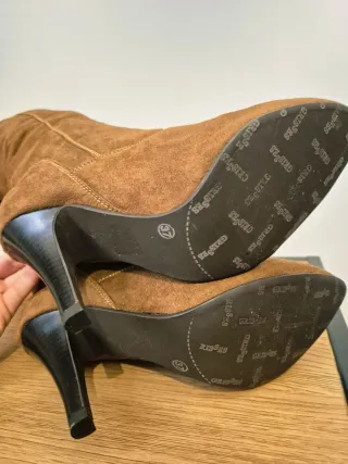 Botas caña alta mosqueteras