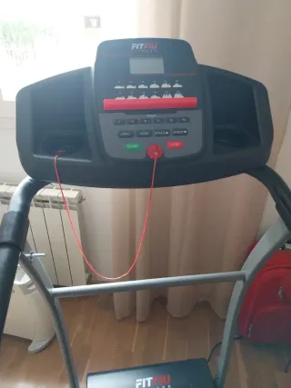 Cinta de correr Fitfiu 900W sin usar