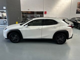 Lexus UX 2023