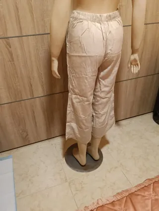 Pantalones anchos beige