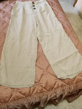 Pantalones anchos beige