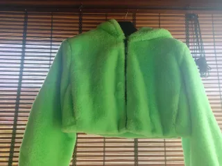 Abrigo Bershka Verde Talla L