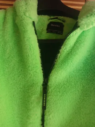 Abrigo Bershka Verde Talla L