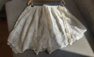 Falda Zara encaje blanco roto