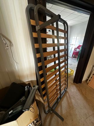 Somier con patas metálico y madera