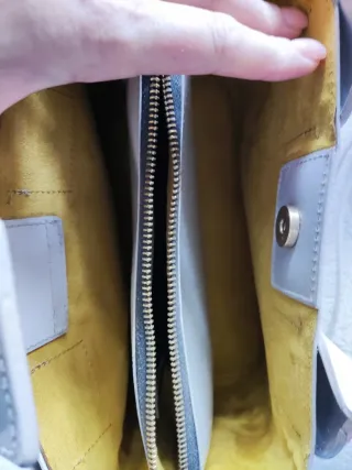 Bolso Tote Bimba y Lola Charol Dorado