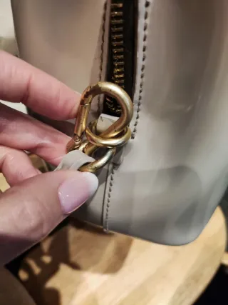 Bolso Tote Bimba y Lola Charol Dorado