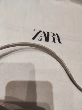 Bolso Tote Bimba y Lola Charol Dorado