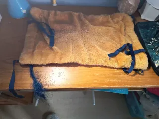 Cama para hurón de felpa naranja