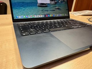 MacBook Air M3 13” - BATERÍA 100%. 256SSD. RAM 8GB