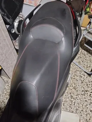 Asiento Moto XMt 125 Scooter Negro