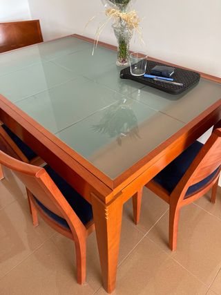 Mesa extensible madera con 4 sillas