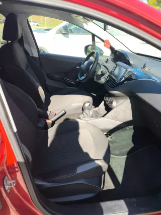 Peugeot 208 2016
