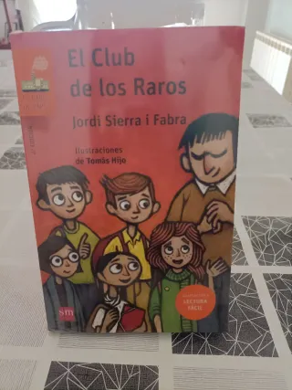 El club de los raros (Lectura Fácil) (Spanish E...