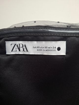 Vestido corto Zara negro volantes tul