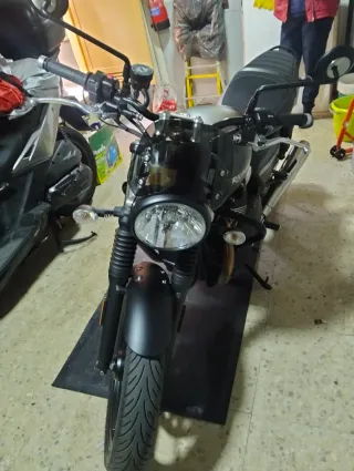 Triumph Street Twin 2019 - 20566 km