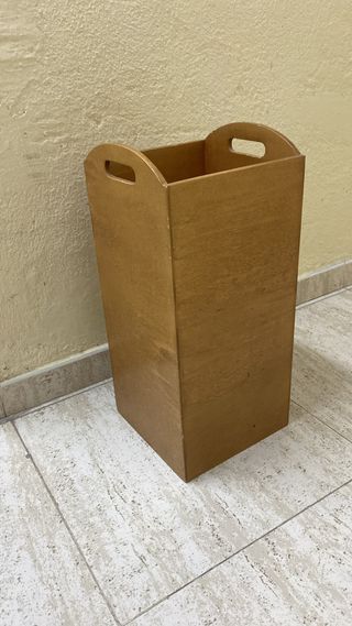 Paragüero de madera con asas