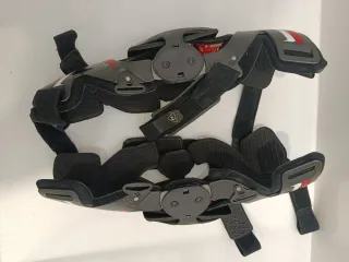 Rodilleras Leatt X-Frame Carbon TALLA M