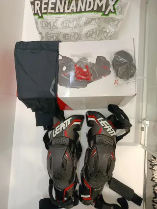 Rodilleras Leatt X-Frame Carbon TALLA M