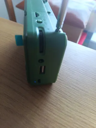 Radio DAB+ P11, color verde.