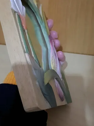 Specchio con cornice indonesiana