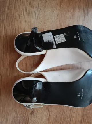 Zapatos tacón charol blancos talla 38