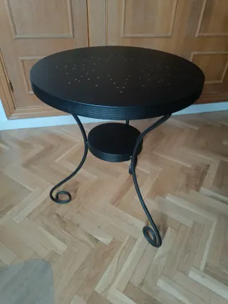 Mesa auxiliar redonda IKEA negra