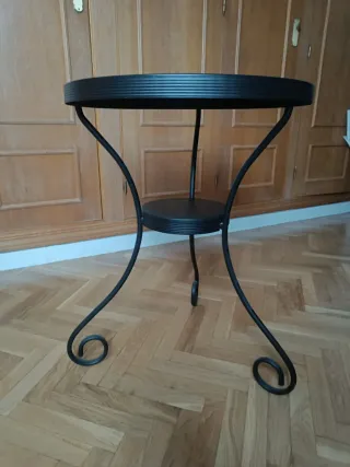 Mesa auxiliar redonda IKEA negra