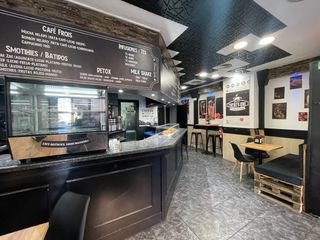 Se traspasa cafetería en pleno barrio de Iturrama,