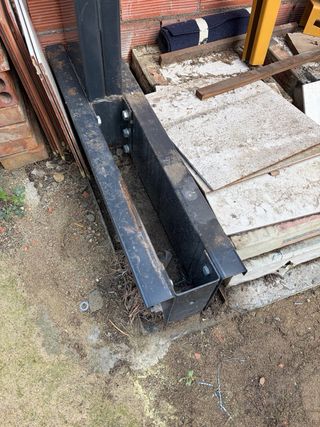 Estantería metálica negra y amarilla 380x270x80