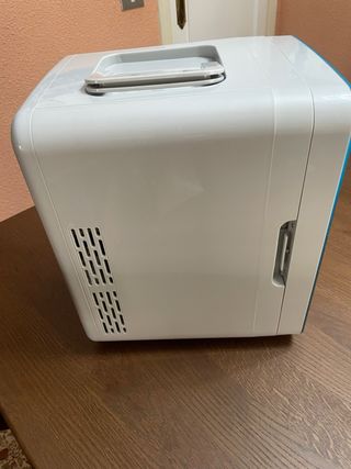 Nevera portátil Cecotec azul