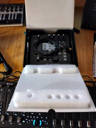 Icon Platform Nano Controladora MIDI/Audio