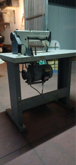 Máquina de Coser Industrial SINGER 591