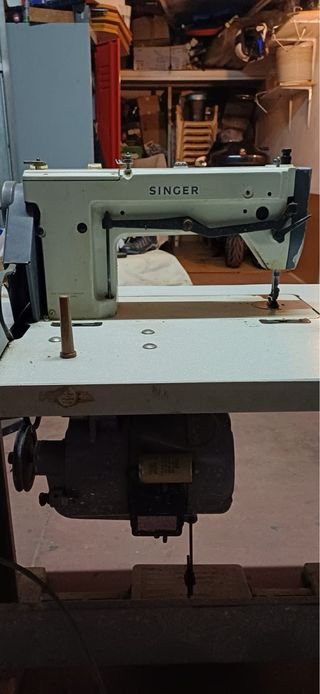 Máquina de Coser Industrial SINGER 591