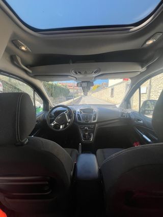 Ford Grand Tourneo Connec 2015