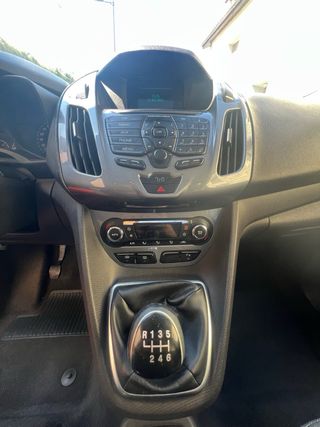 Ford Grand Tourneo Connec 2015