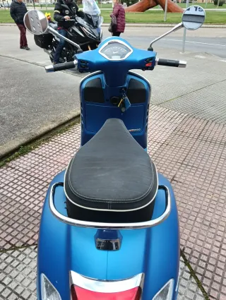VESPA GTS SUPER 300