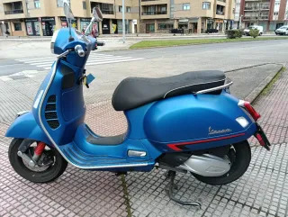 VESPA GTS SUPER 300