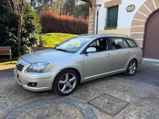 Toyota Avensis 2.2 D4D Executive Wagon