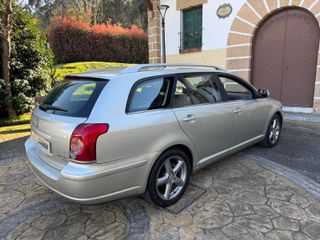 Toyota Avensis 2.2 D4D Executive Wagon