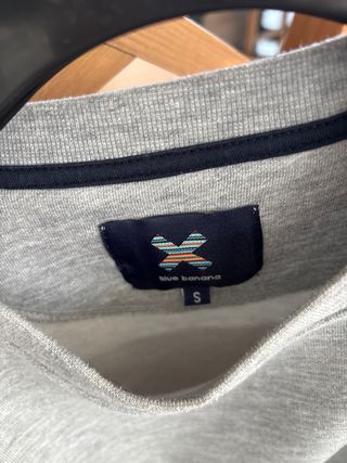 Sudadera gris niño con X roja