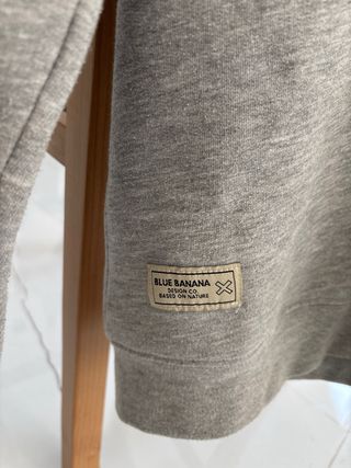 Sudadera gris niño con X roja